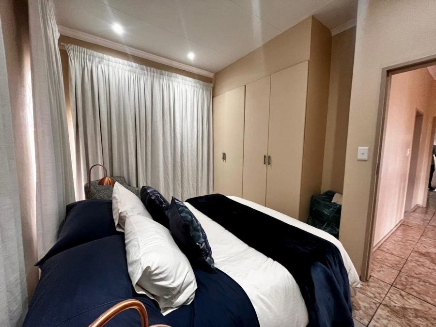 4 Bedroom Property for Sale in Safari Gardens North West